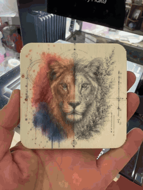 Lenticular Löwe
